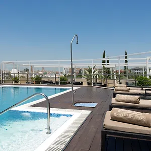4* מלון Center