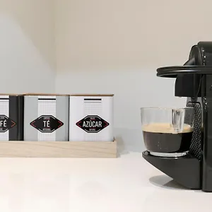La Campana, Con Un Balcón Que Te Enamorará Del Ambiente De Sevilla