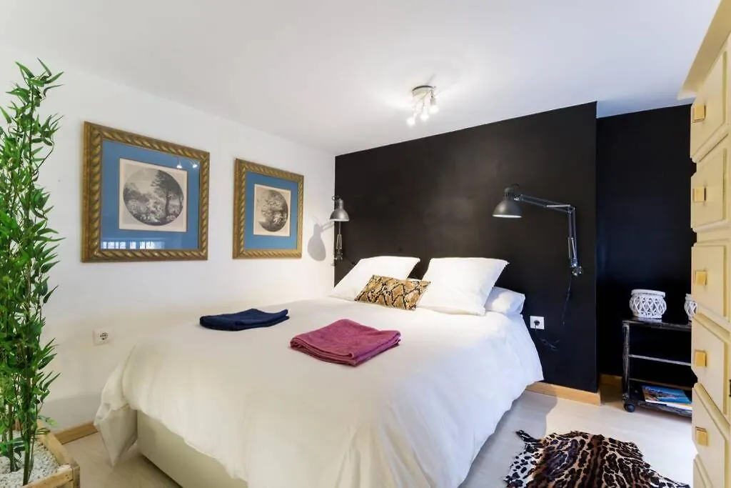 Pretty Duplex In Bohemian District-City Center location